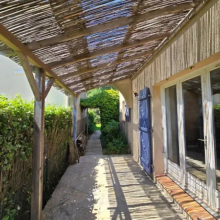 Penzion O Balcon De Thau : Un Veritable Havre De Paix, Maison Avec Vue Degagee, 2 Et Jardin.